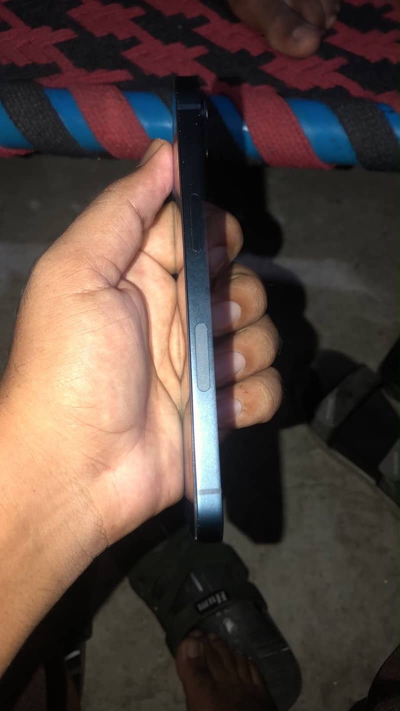 Apple iPhone 13 3