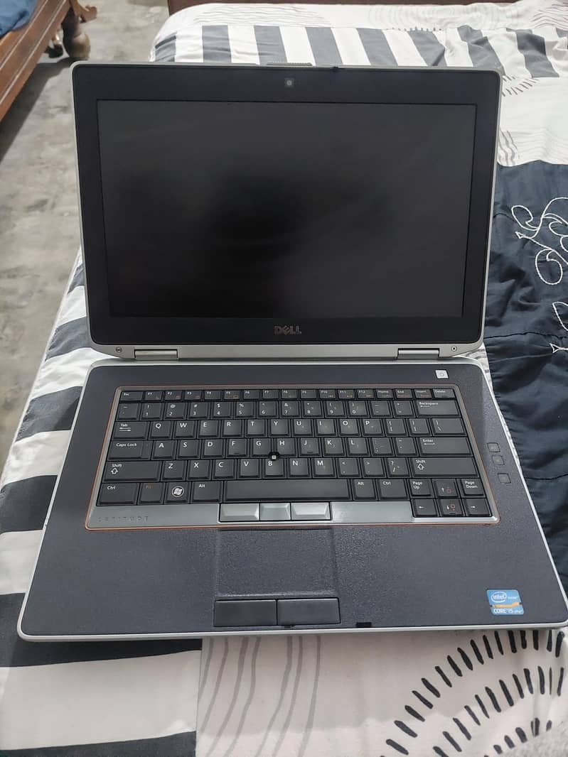 Dell Latitude E6420. 1