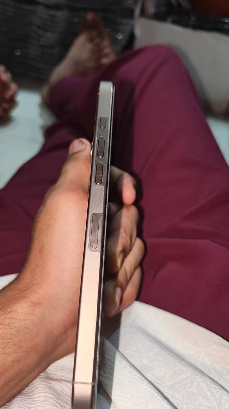 iPhone 16 pro max 1