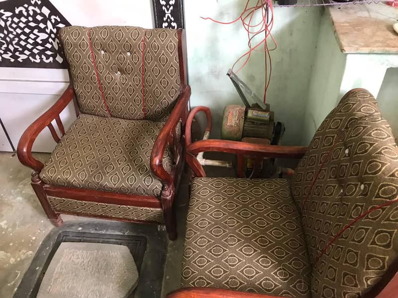 sofa set plus table 1