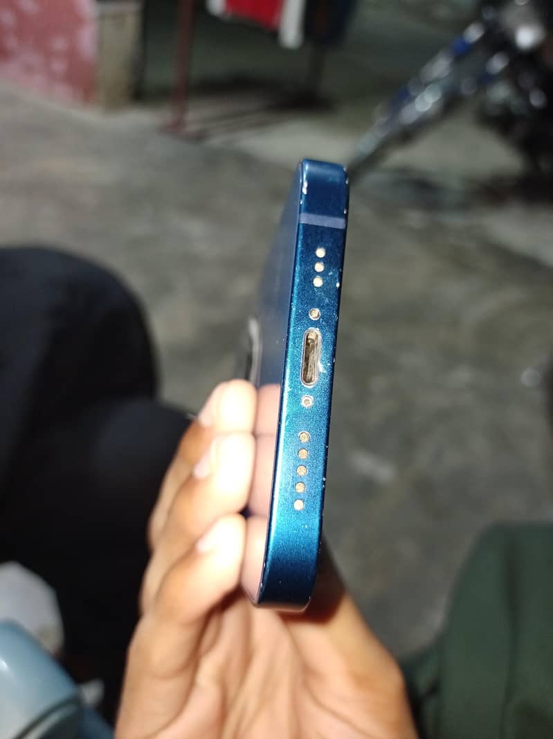 Apple iPhone 12 0