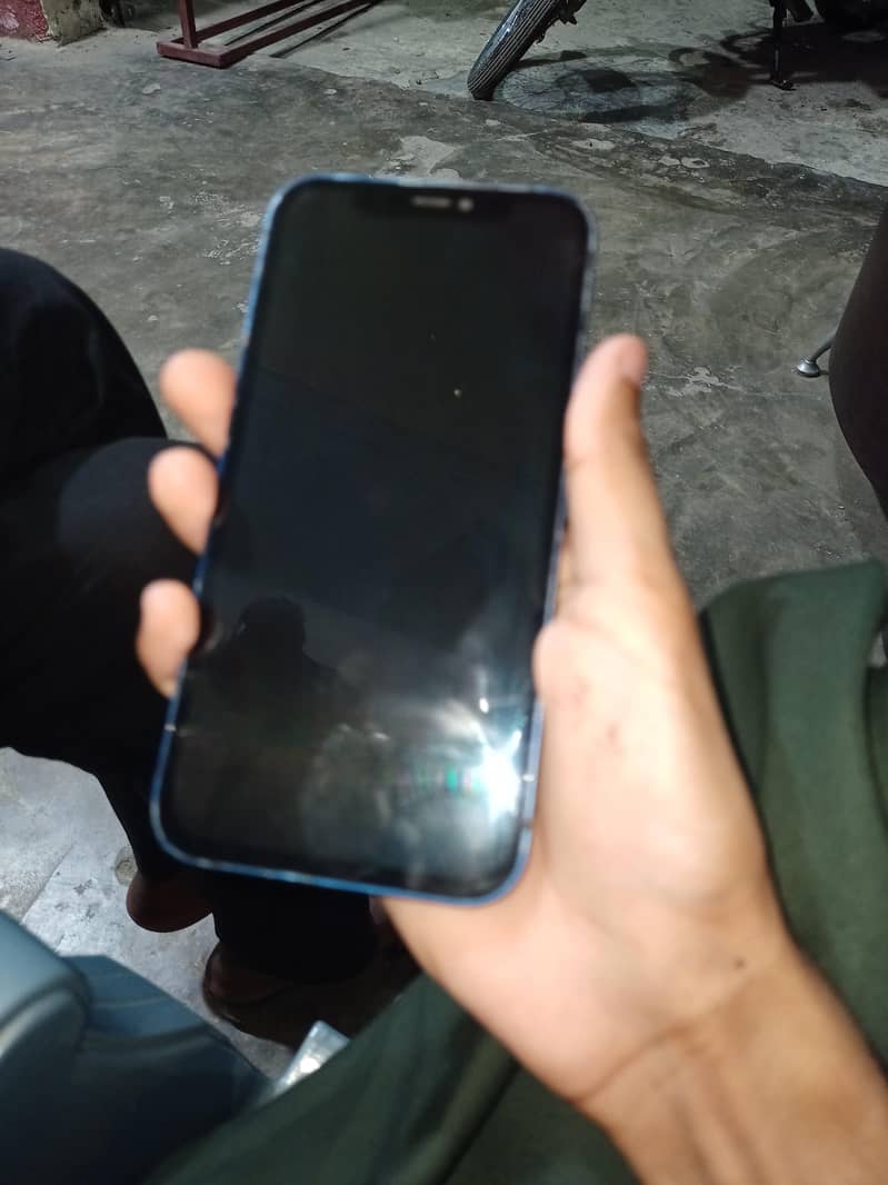 Apple iPhone 12 2