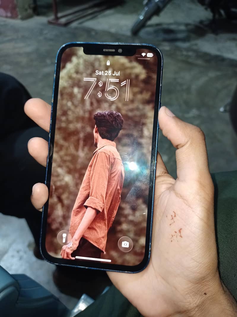 Apple iPhone 12 3