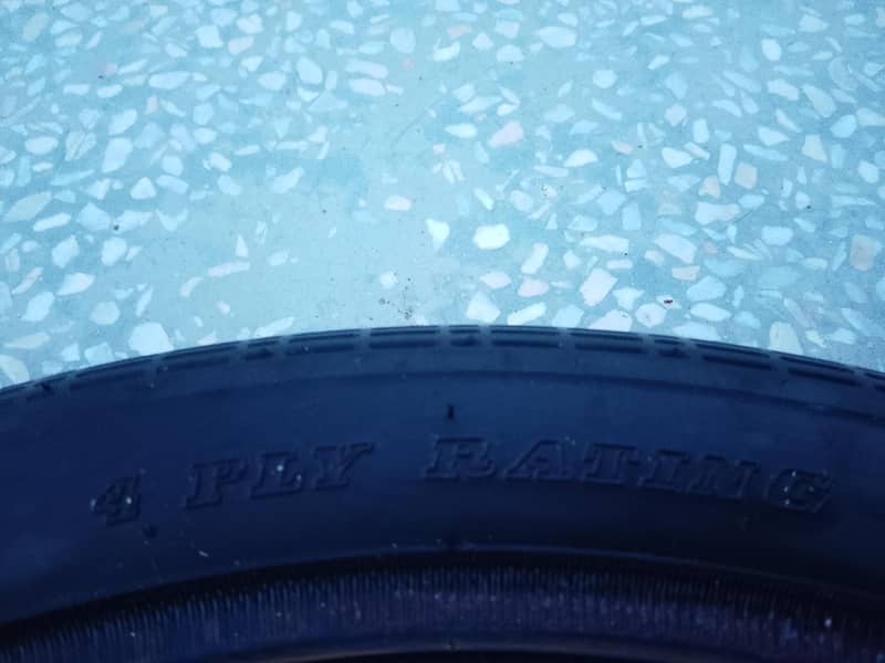 tyre       . 3