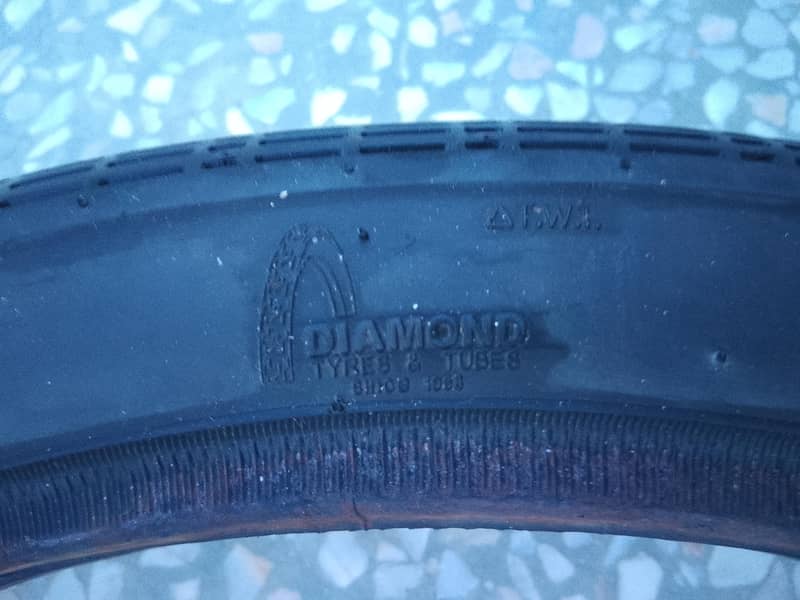 tyre       . 4