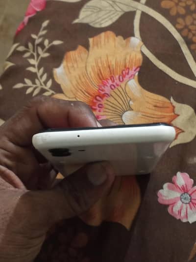 Samsung Mobile A04 urgent sale karna hai all okay hai 4/64 hai
