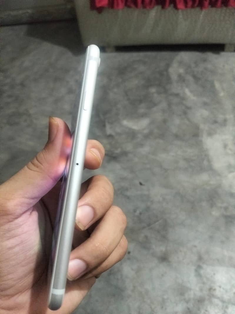 iPhone 7 3