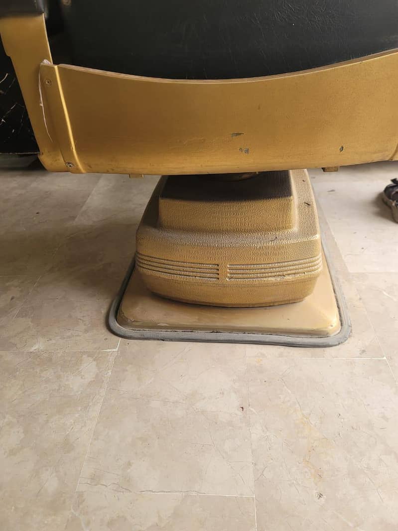 chair's 4