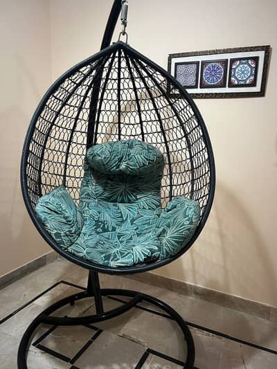 Egg swing chair with cushion