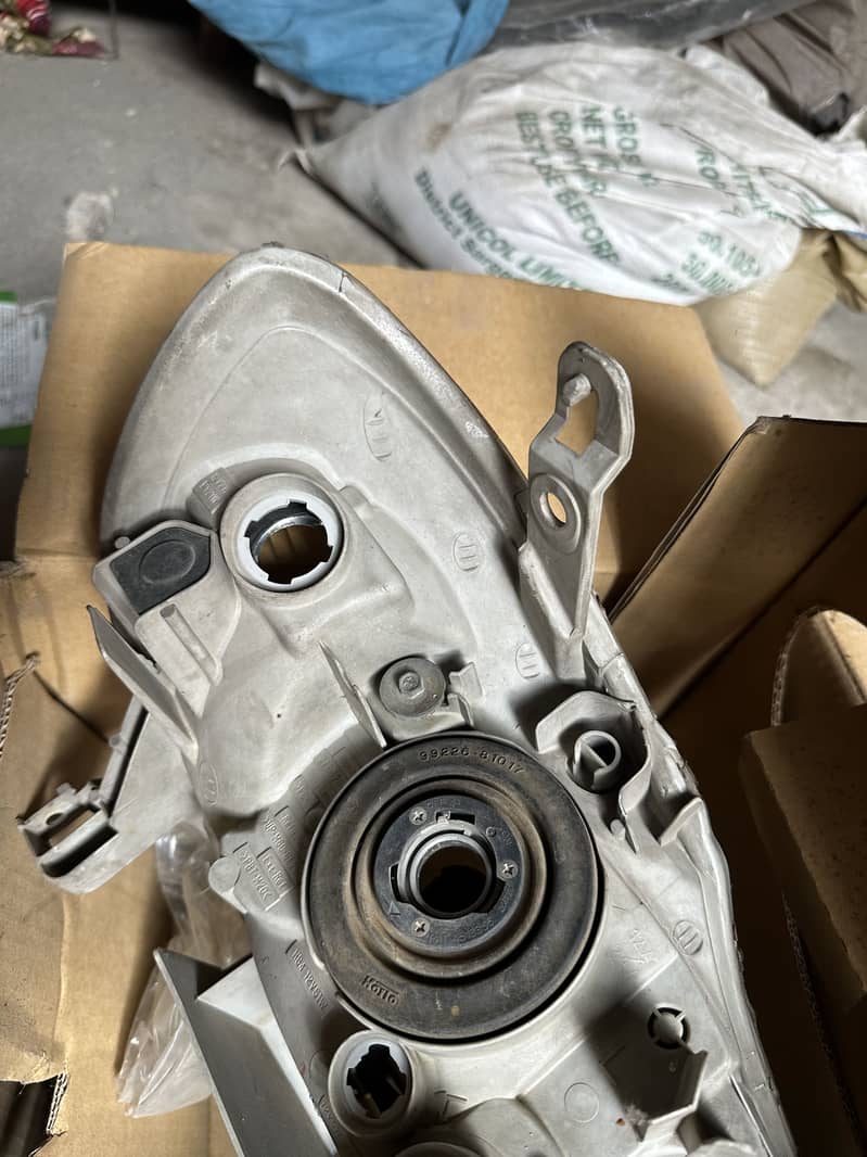 Passenger Side headlight 7