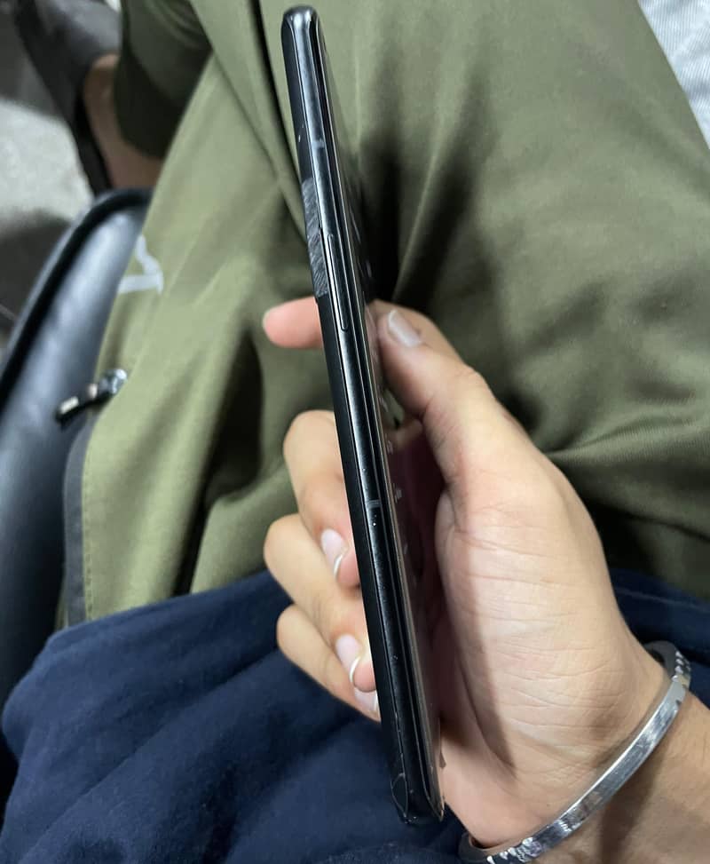 One Plus 10 Pro 6