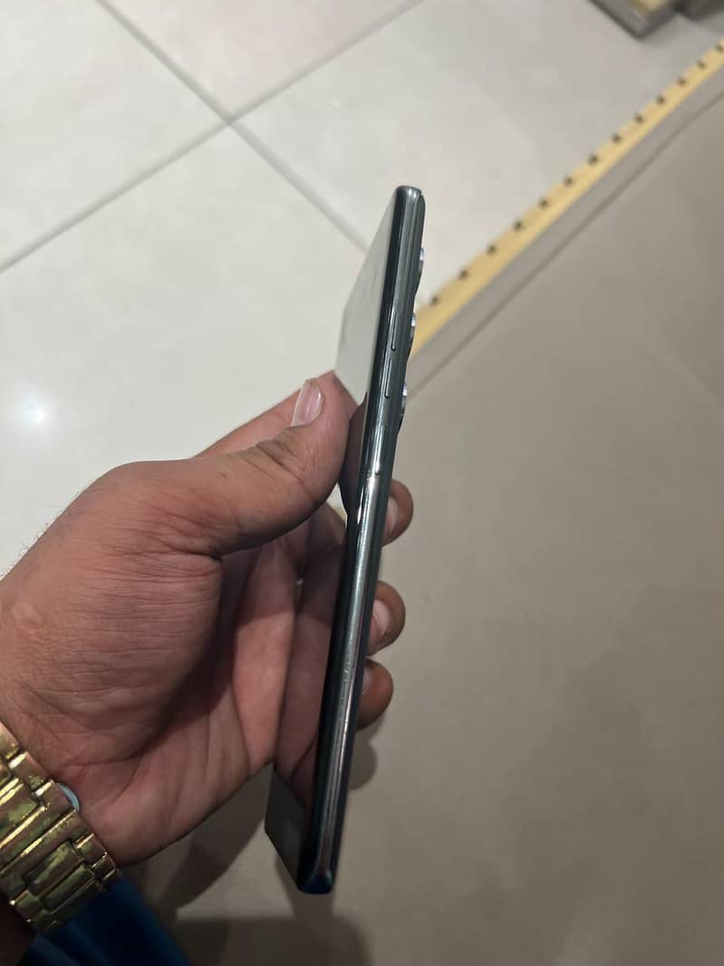 Tecno CAMON 40 Pro 1