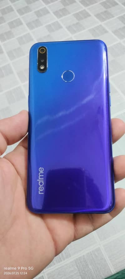 realme 3 pro