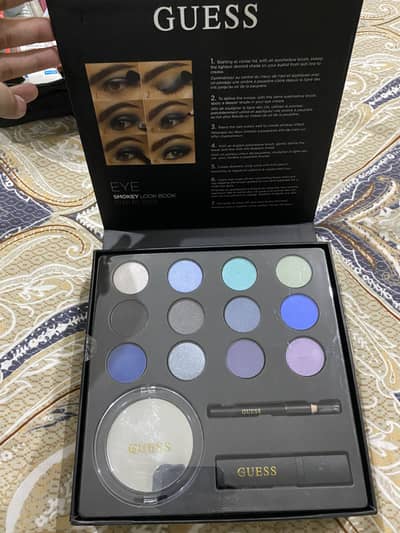 Guess Smokey eyeshadow palette