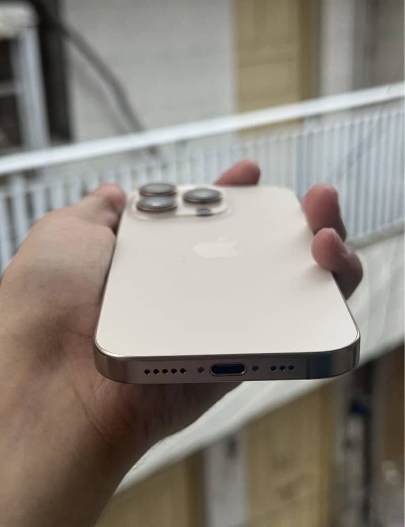 Iphone 16 pro 3