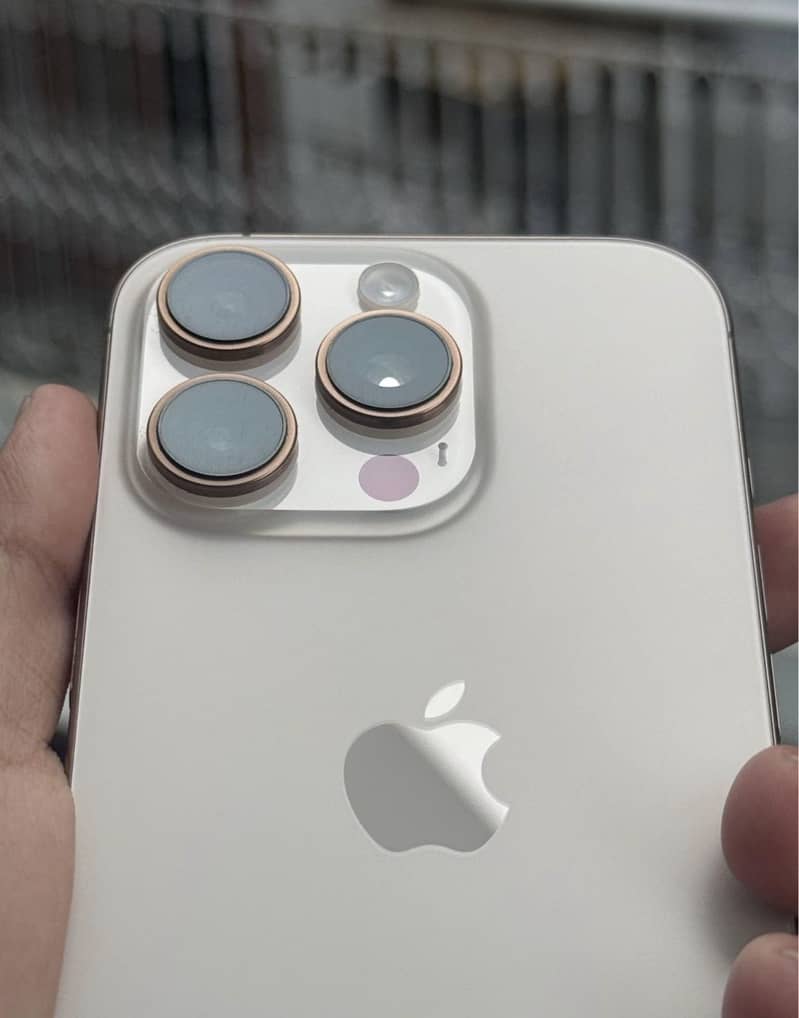 Iphone 16 pro 4