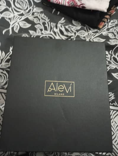 Level Shoe for girl and women