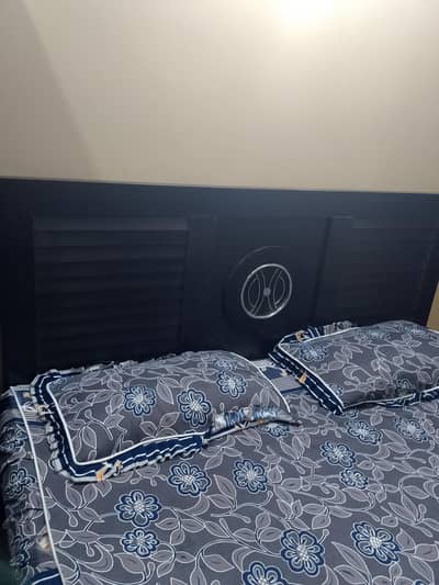 4 pic bed set