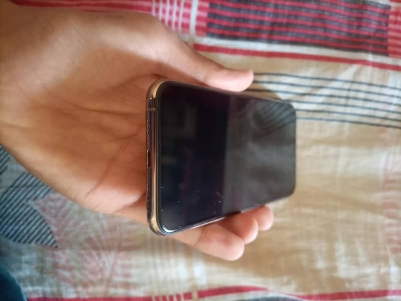 Apple iPhone 11 Pro 2