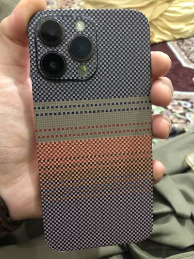 iPhone 14 pormax 256 gb back break