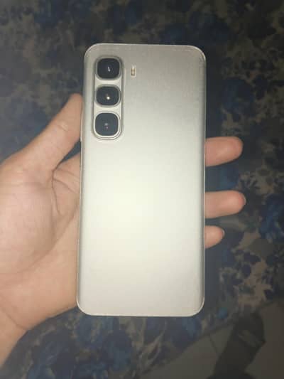 Infinix hot60pro plus 256gb 9month warranty