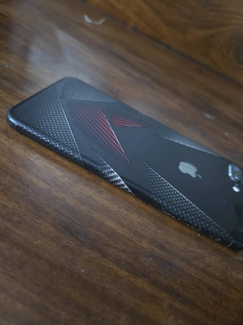 Apple iPhone 8 Plus 3