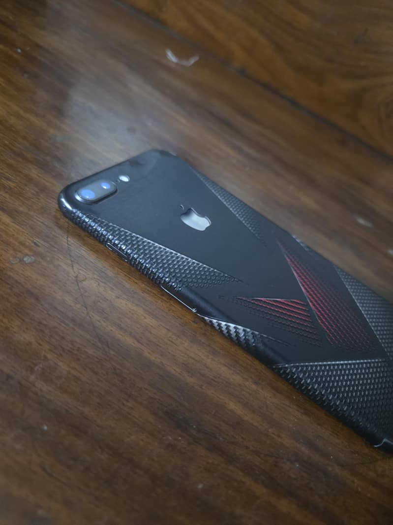 Apple iPhone 8 Plus 5