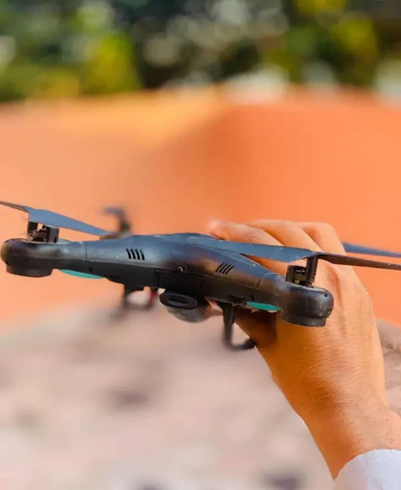 RC quadcopter with camera 1
