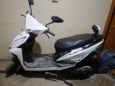 pakzon electric scooty