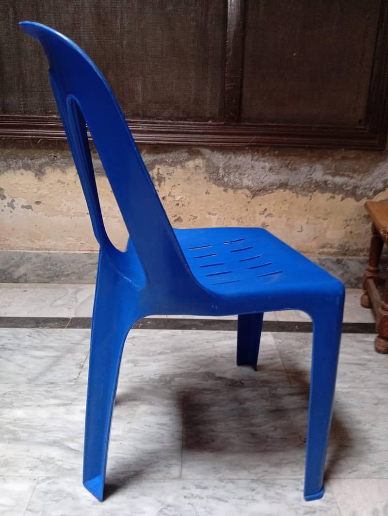 plastic chairs 2