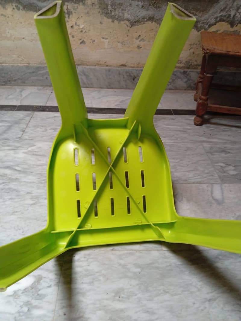 plastic chairs 7