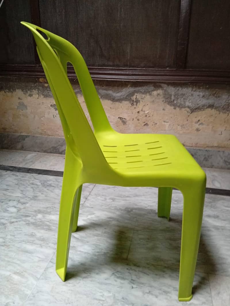 plastic chairs 8