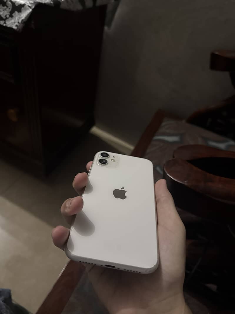 Apple iPhone 11 0
