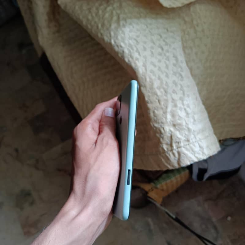 Google Pixel 5 2