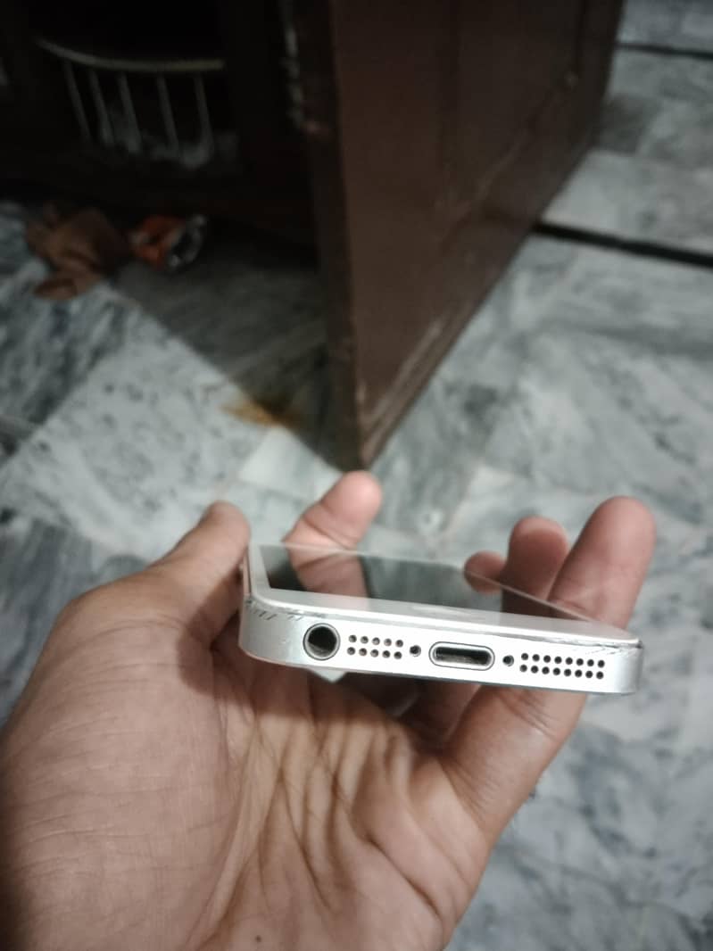 Apple iPhone 5 2
