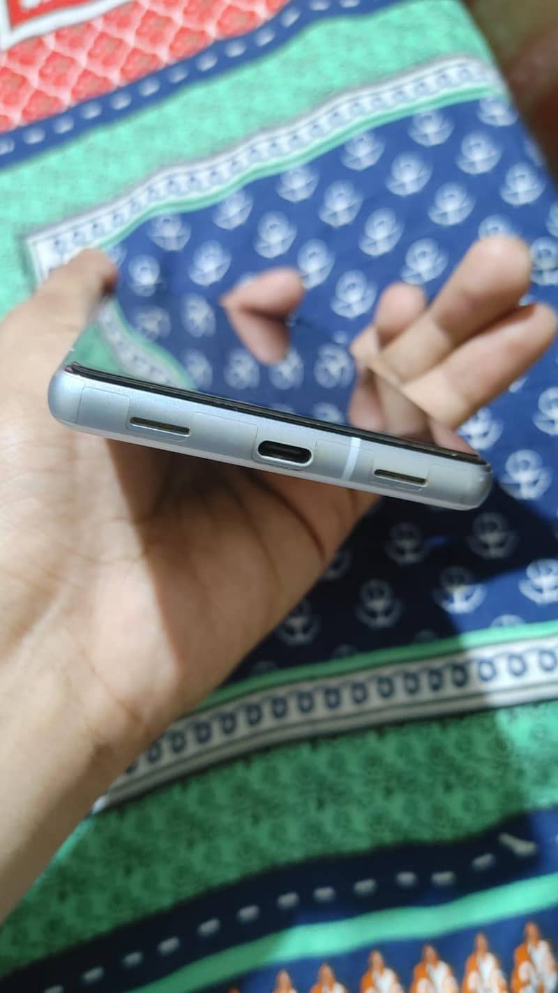 Google Pixel 7a 4