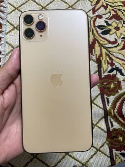 Iphone 11 pro max penal ma doat ha baki totally geniun