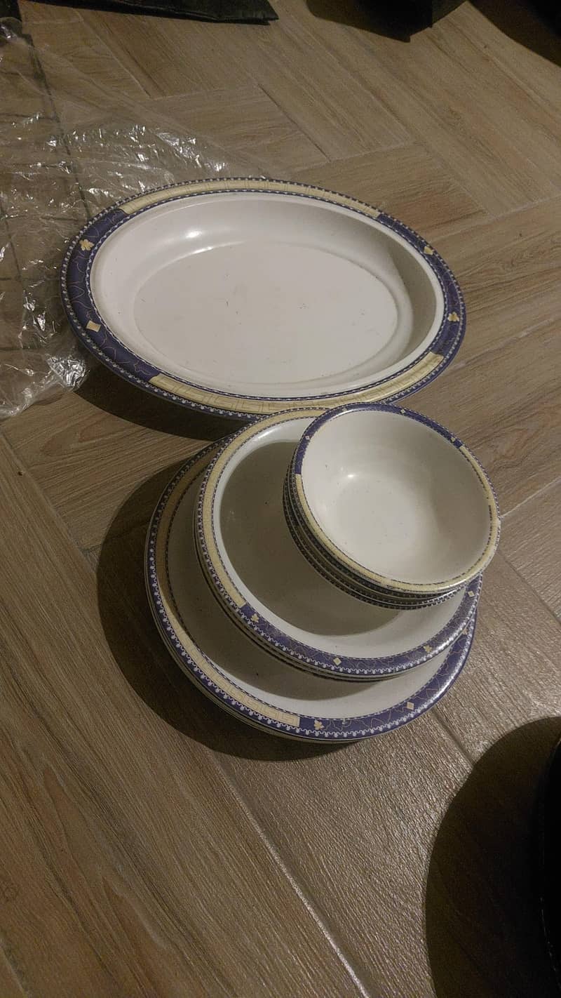 plastic  dinner set 1