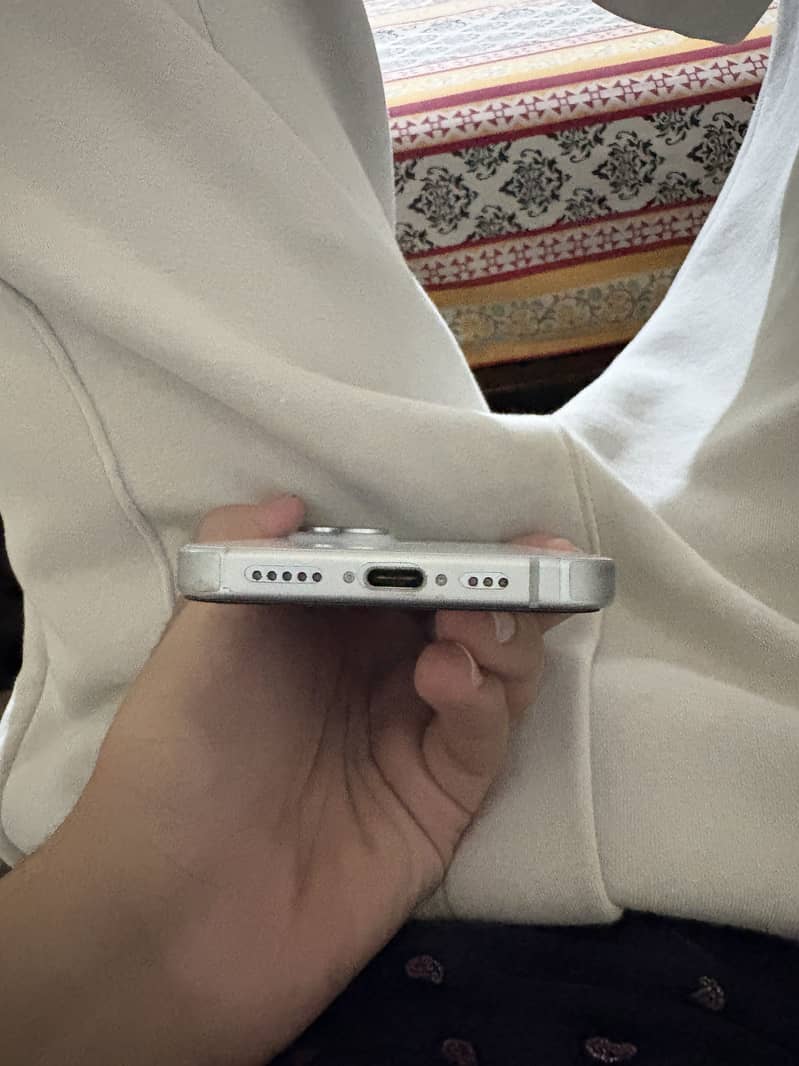 Apple iPhone 15 0
