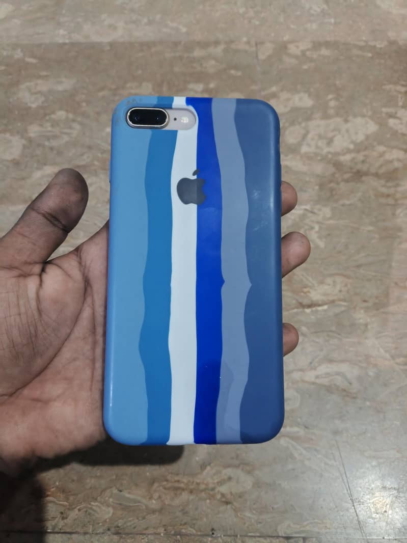 Apple iPhone 8 Plus 4