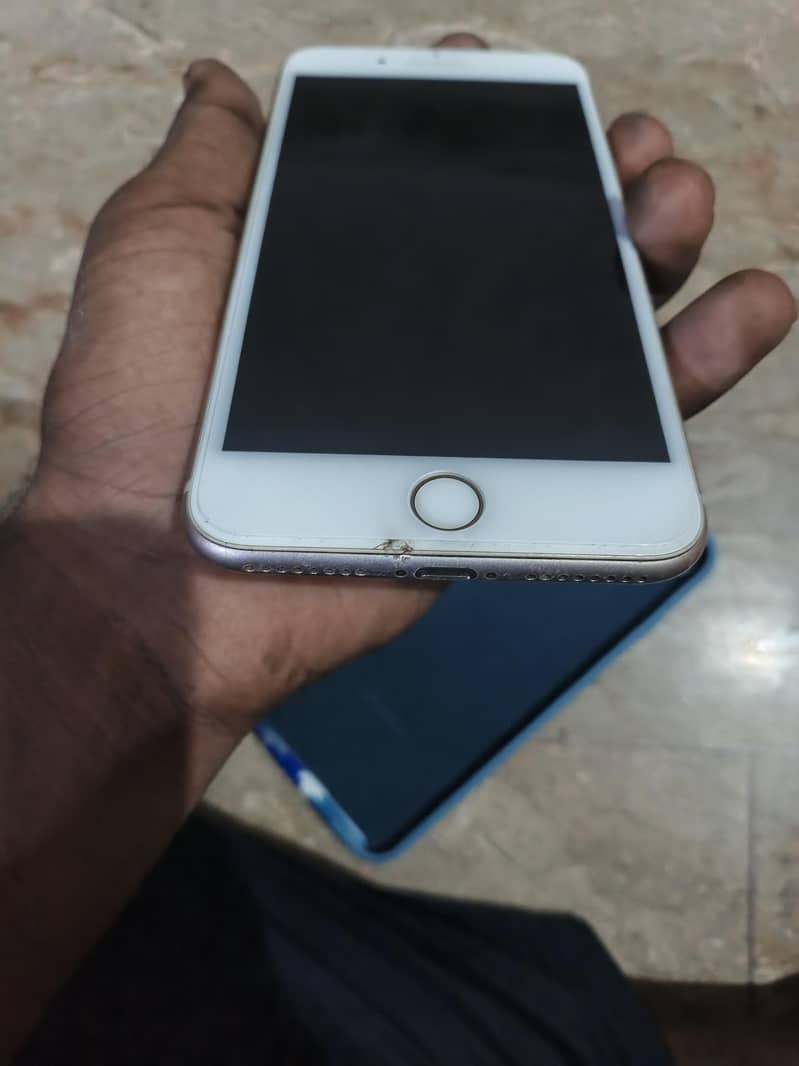 Apple iPhone 8 Plus 5
