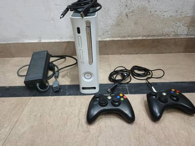 XBOX 360 PRO WITH 2 CONTROLLERS