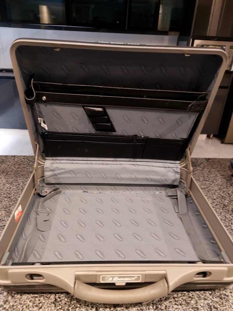 2 brife case 6