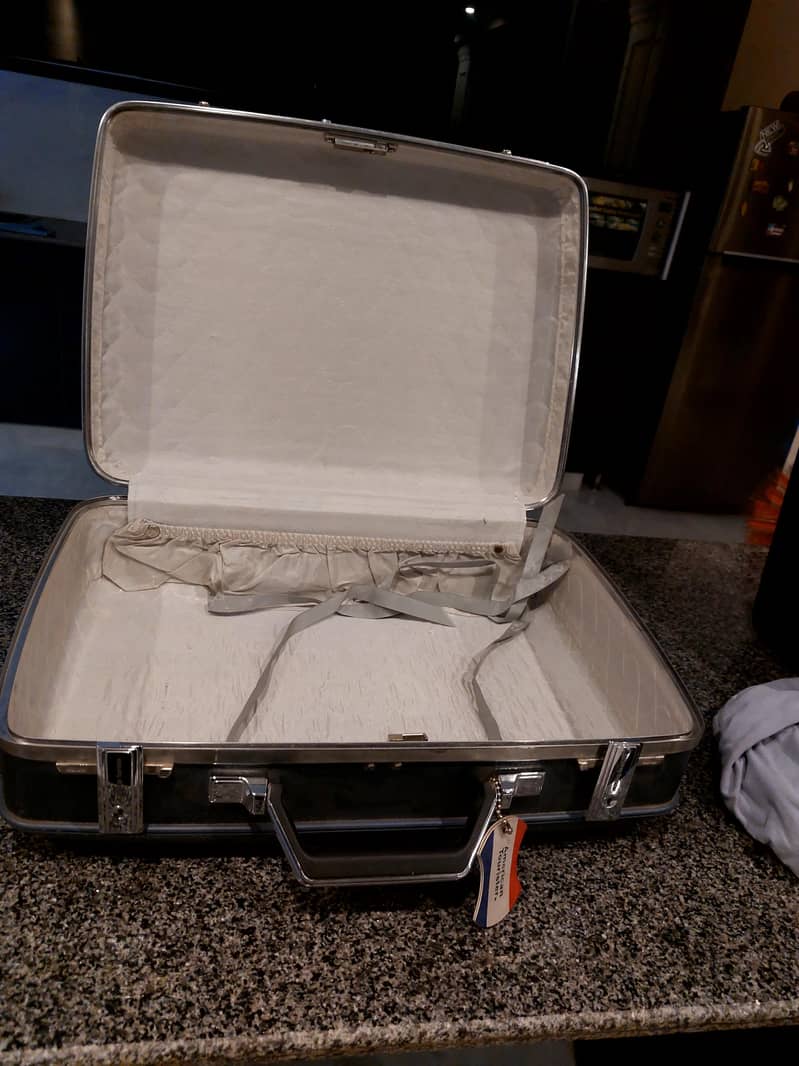 2 brife case 8