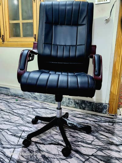 Executive Class Office Chair 10/10 condition