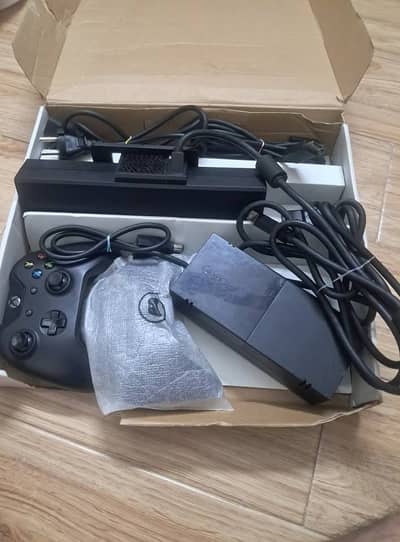 Xbox One 1TB – 10/10 Mint Condition (Complete Box & Accessories)