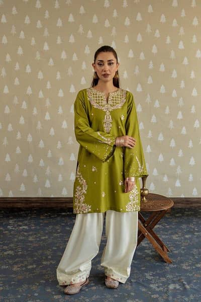  MAHIRA EMBROIDERY 2PC (FARSHI)    Premium Brand Lawn Fabric