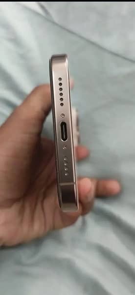 iphone 16 pro max 2