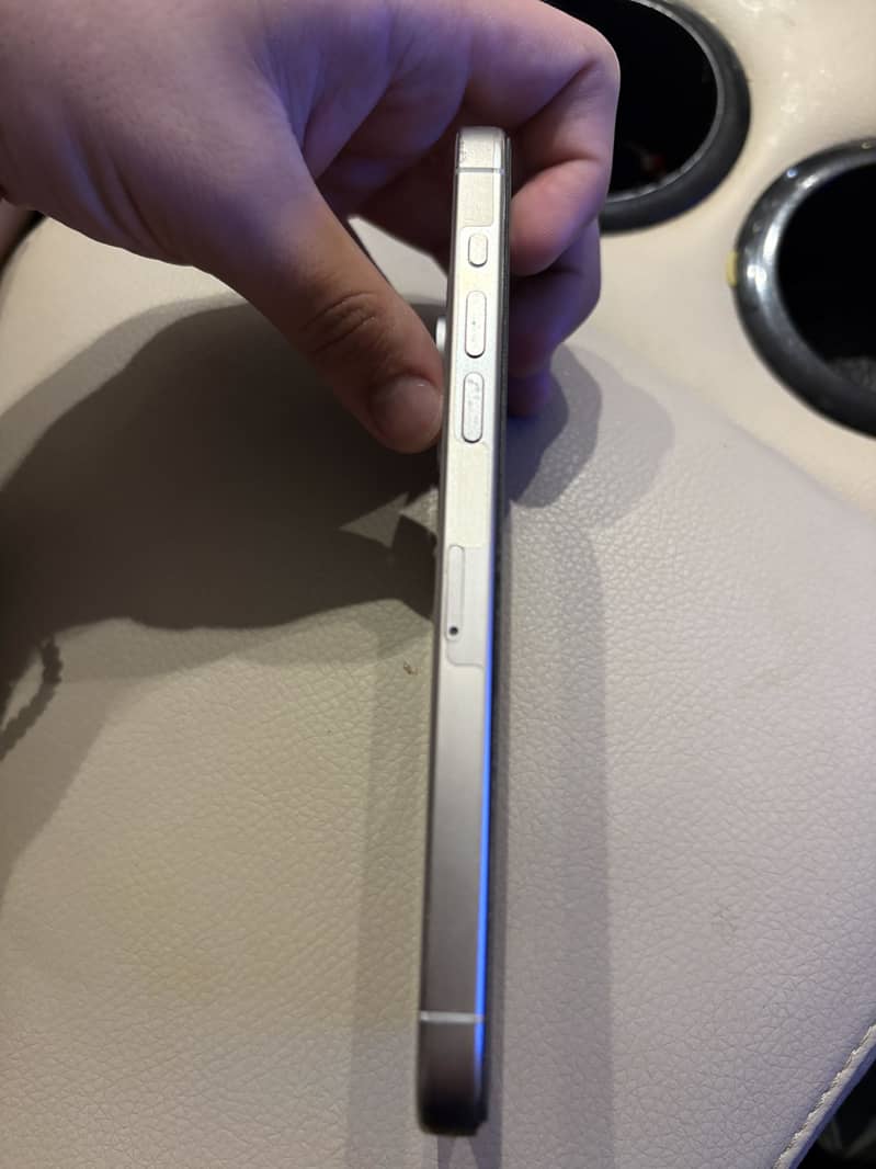 Apple iPhone 15 Pro Max 1