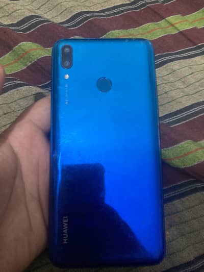 Huawei Y7